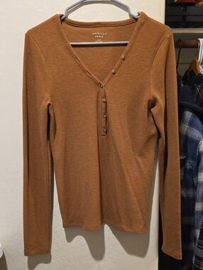 American Eagle Outfitters Long-Sleeve Ribbed Henley Top - Camel